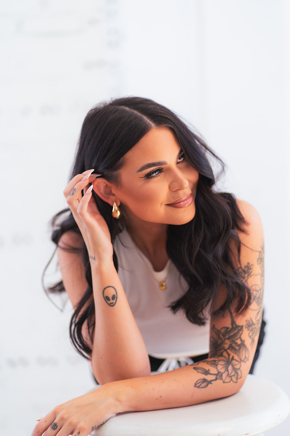 DEVIN // STYLIST + COLORIST